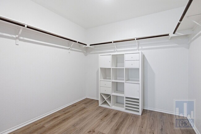 Building Photo - 5913 Toscana Trace