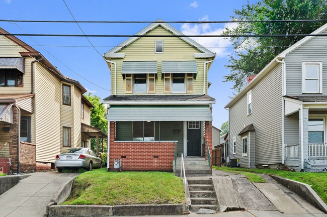 Building Photo - SCORE $500 OFF 1ST MONTH OF RENT THRU 7/31...