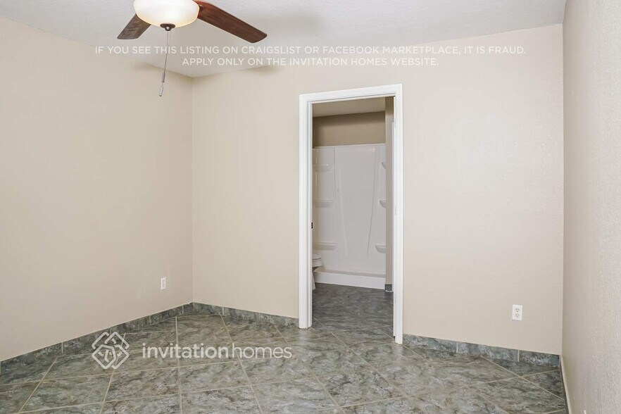 Building Photo - 3002 Alesio Ave