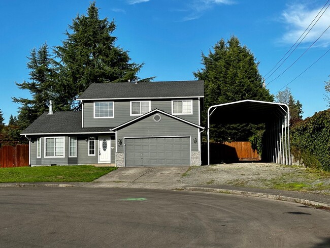 Primary Photo - Gorgeous 4 Bedroom 2.5 Bath Single Family ...