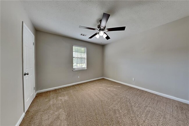 Building Photo - 7116 Stonecreek Dr
