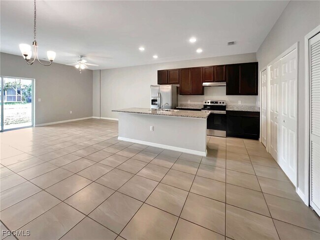 Building Photo - 1320 Trafalgar Pkwy