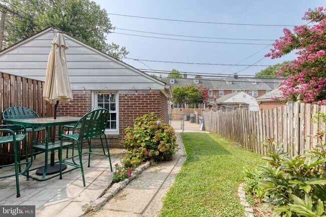 Building Photo - 417 Regester Ave