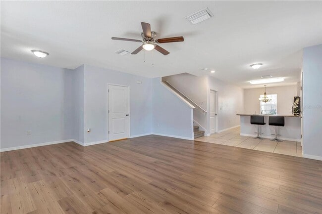 Building Photo - Beautiful, Clean and ready for move in 3/3/1cg Townhouse
