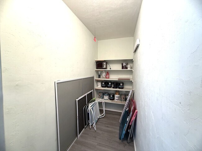 Building Photo - FIRST MONTHS RENT FREE!!! Beautiful 2 MASTER SUITE CONDO in Central Ft. Myers with Over 1200 Sqft.