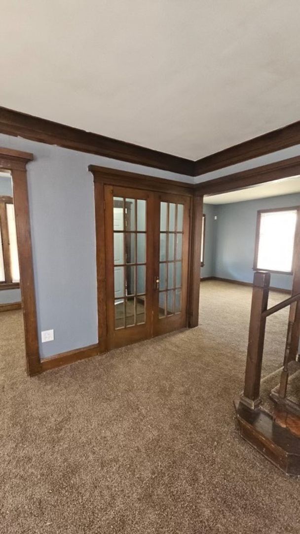 Building Photo - Charming 3-Bedroom Property in Prime Location