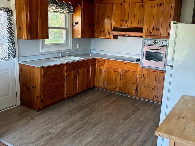 Building Photo - 204 Pear Tree Rd