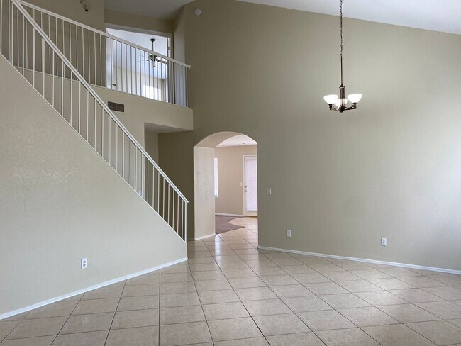 Building Photo - Spacious 4 bedroom home in Peoria!