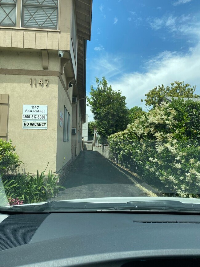 Building Photo - 1147 San Rafael Ave