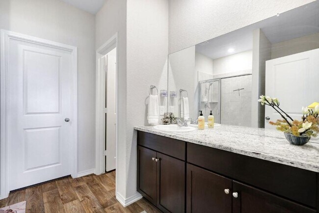 Building Photo - Move in Ready and FULLY FURNISHED 3 BD/2 BA located Far West San Antonio!