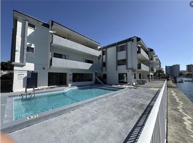 Building Photo - 3582 NE 171 St