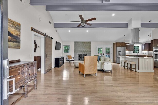 Building Photo - 225 Jayne Ellen Way