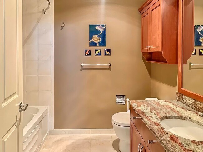 Building Photo - Penthouse condo in the ideal location in t...