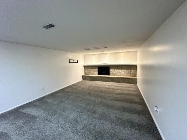 Building Photo - 3560 S Cochise Dr