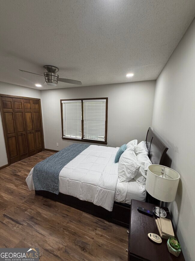 Building Photo - 105 Braemar Dr