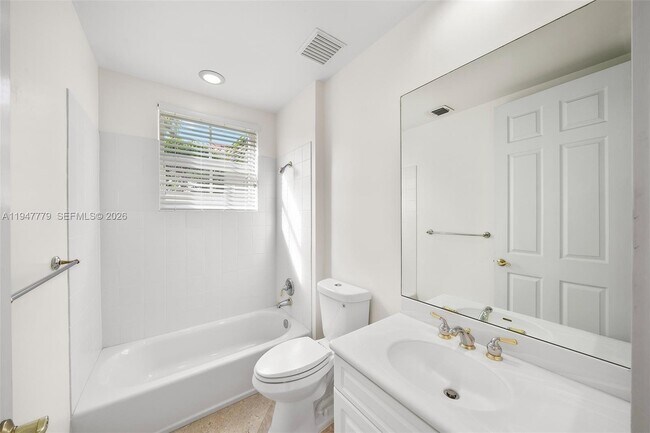 Building Photo - 1500 Shoreline Way