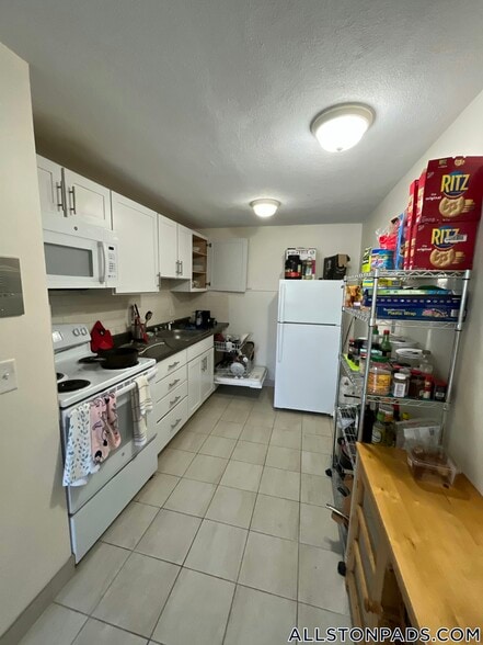 Building Photo - 88 Gardner St