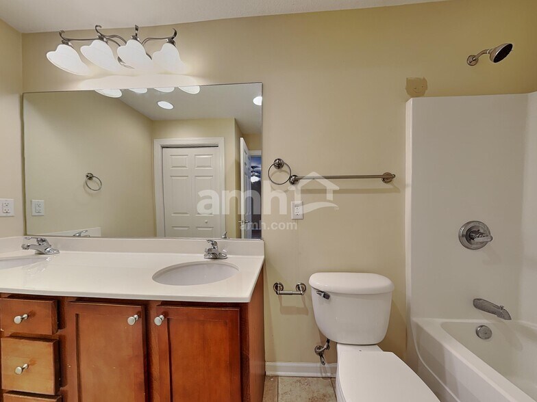 Building Photo - 1729 Bonnie Roach Ln