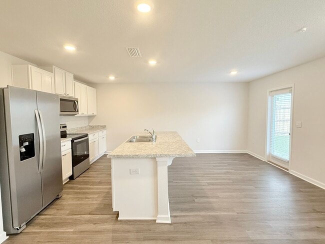 Building Photo - Modern 3-Bedroom Home in Bridlewood