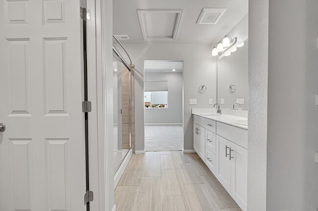 Building Photo - $3,195, 3 bed, 3.1 bath, located in Broomf...