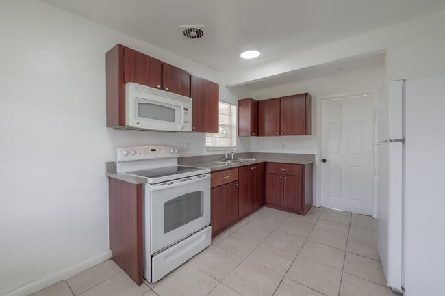 Building Photo - 4710 S 87th St