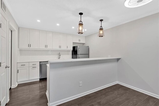 Building Photo - 202 Park Ridge Cir