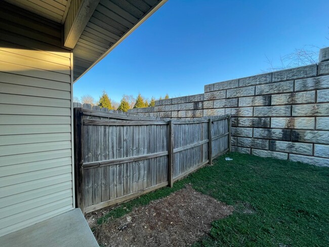 Building Photo - Kirkwood