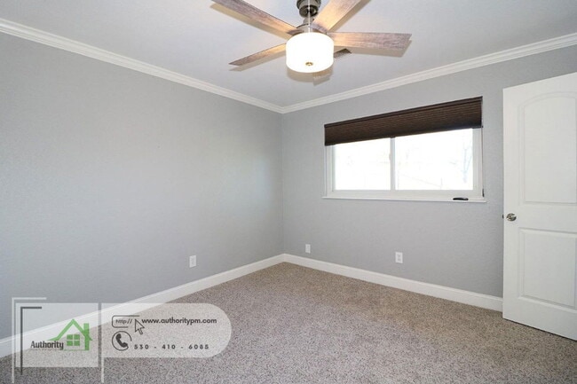 Building Photo - 251 Kamp Way