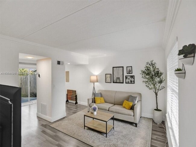 Building Photo - 3603 Townhouse Ct