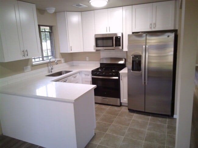 Building Photo - 11642 Harrow St