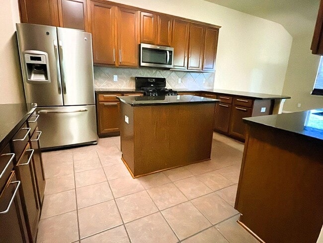 Building Photo - 1014 Spring Lakes Haven