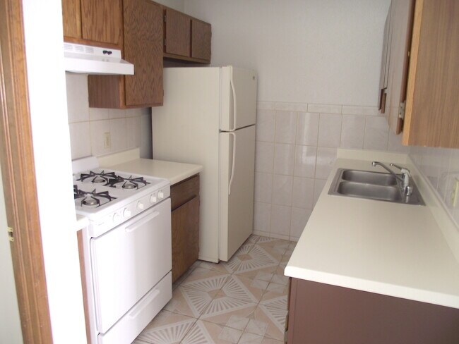 Building Photo - Northeast El Paso 3 bed with Bonus Room!