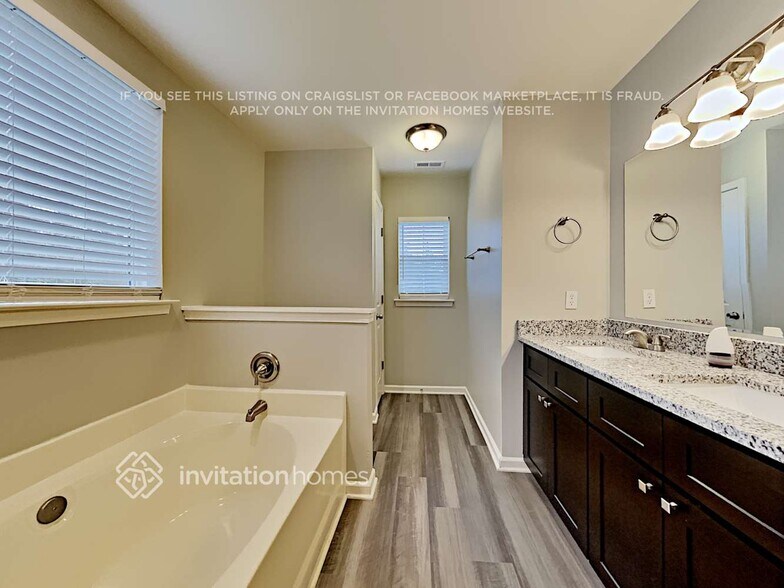 Building Photo - 15020 Jerpoint Abby Dr