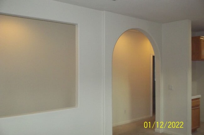 Building Photo - Beautiful Natomas area home on corner lot