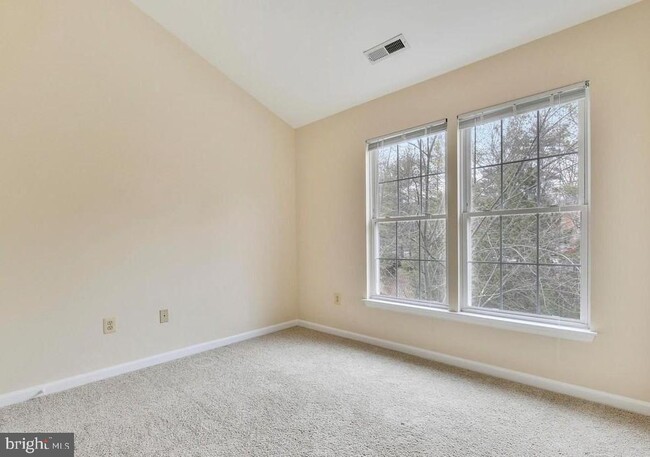 Building Photo - 64 Waddington Ln