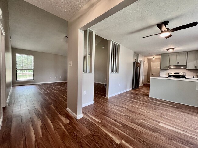 Building Photo - Beautiful 3 bedroom home in Bloomingdale minutes from Pooler