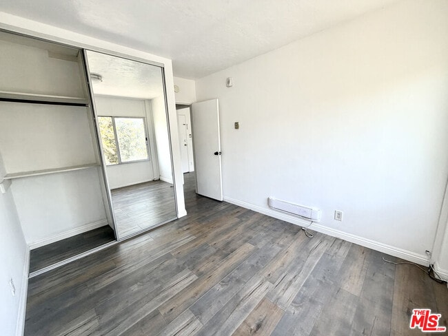 Building Photo - 250 Linden Ave