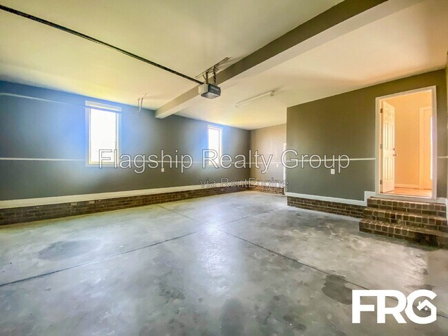 Building Photo - 101 Autumn Ridge Dr