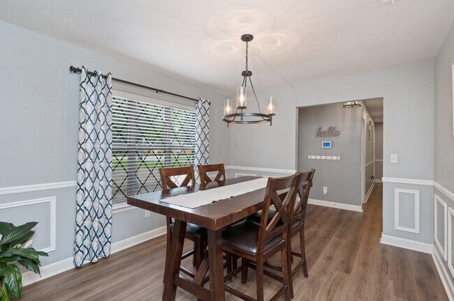 Building Photo - 615 St Martin Cove