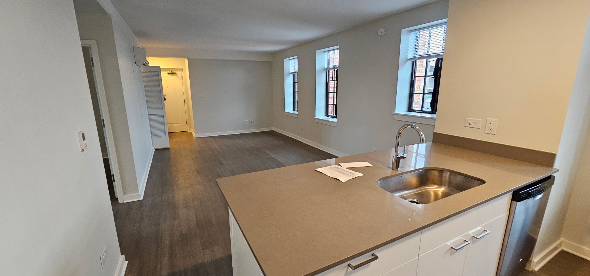 Building Photo - 2857 N Clybourn Ave