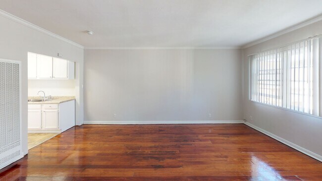 Building Photo - Adams Apartments...Gorgeous Newly Remodeled One Bedroom..Great Location!