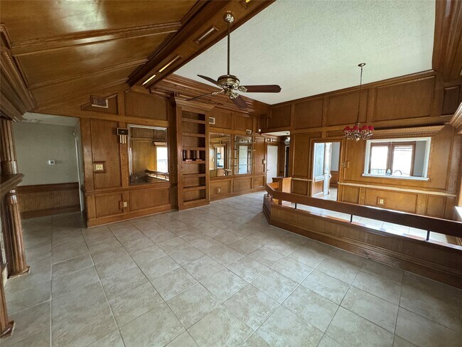 Building Photo - 1511 Ridgebriar Dr