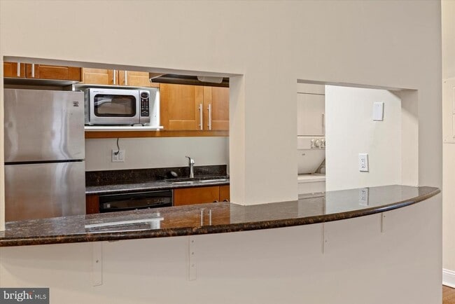 Building Photo - 1450 T St NW