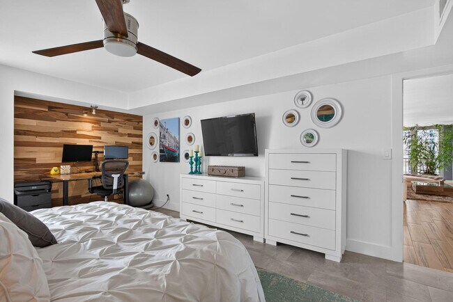Building Photo - 1370 S Ocean Blvd