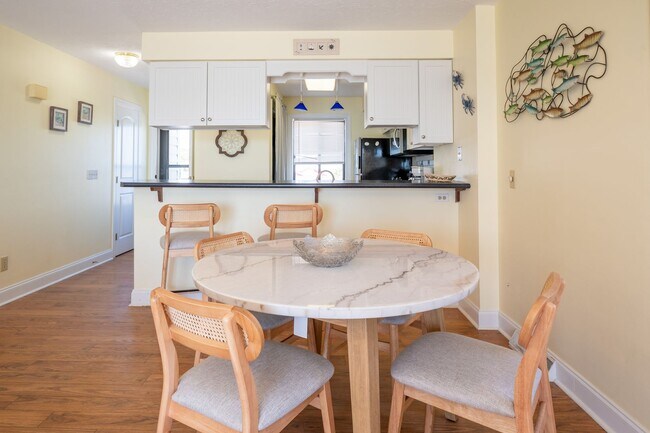 Building Photo - OCEANFRONT OFF-SEASON MONTH RENTAL READY FOR YOUR FALL ESCAPE