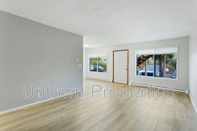 Building Photo - 4117 SE 28th Ave