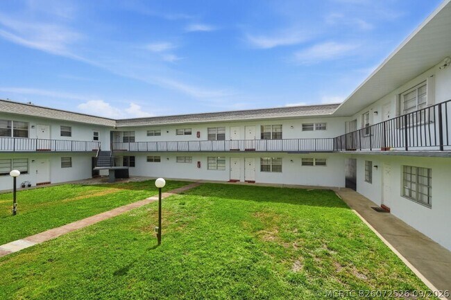 Building Photo - 6191 SW 37th St