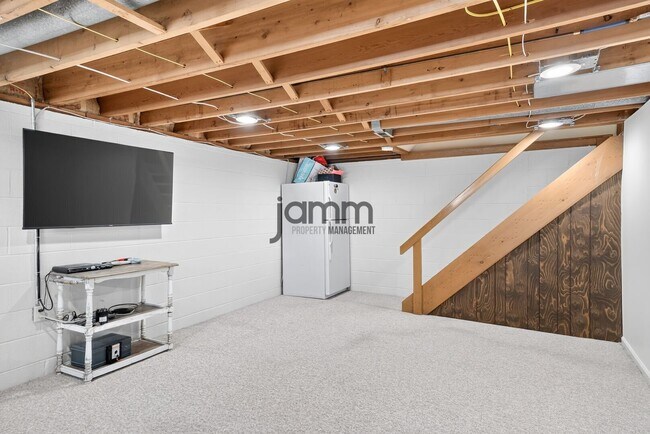 Building Photo - 24299 Beech Ln