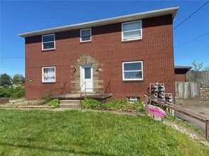 Building Photo - 160 Fernwood Rd