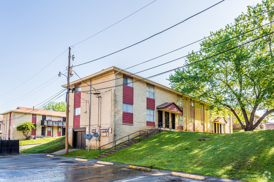 Primary Photo - Rosewood Apartments